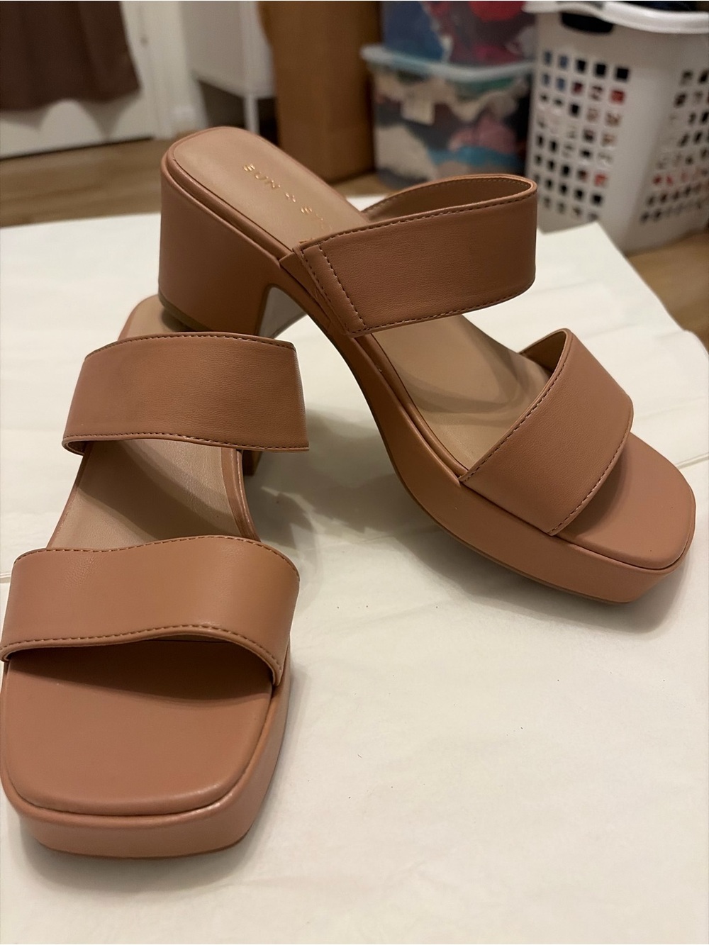 Women’s Chunky Slide Sandals in Tan